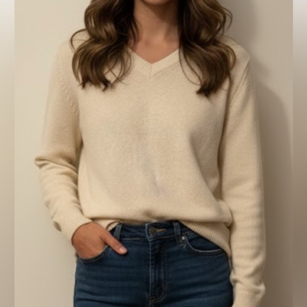 Ellison Gold Oversized V Neck Sweater Size Large